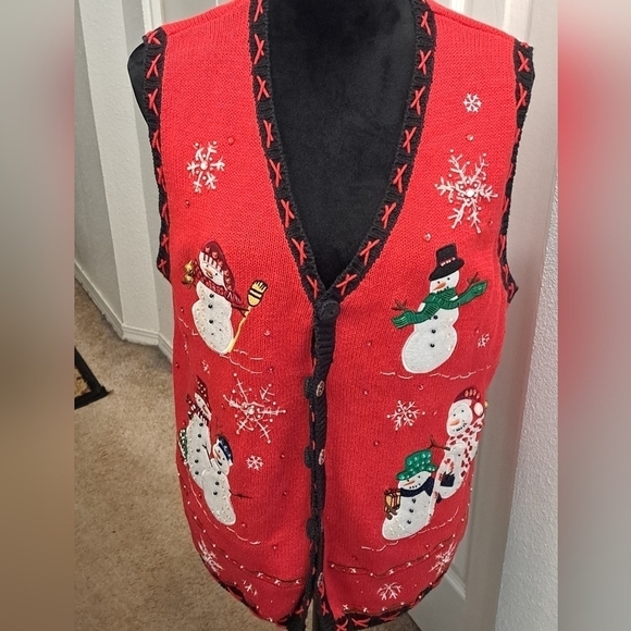 Basic Editions Holiday Jackets & Blazers - Holiday Snowmen Button  Up Vest   Size M
